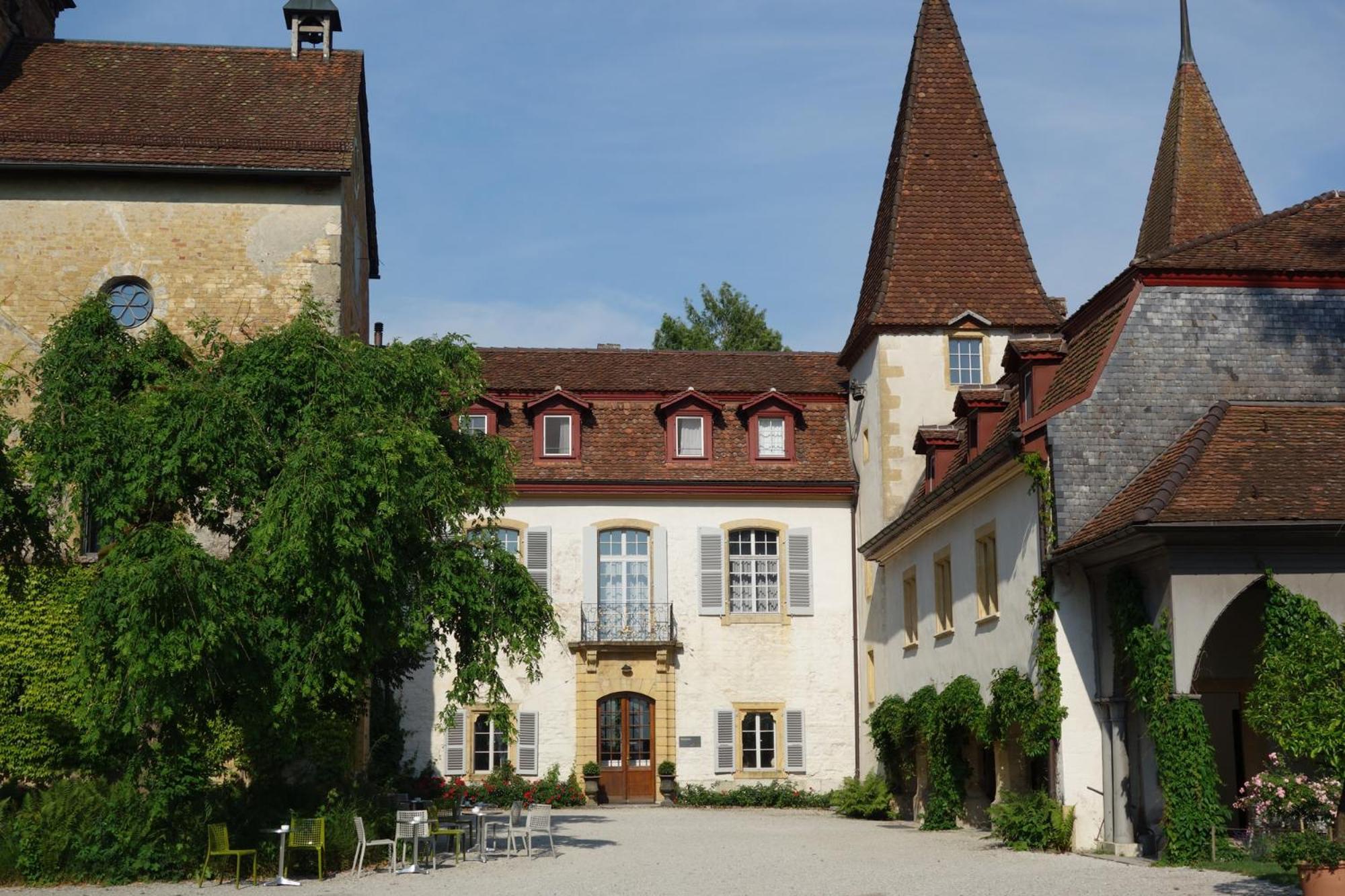 Schloss Muenchenwiler ムルテン エクステリア 写真
